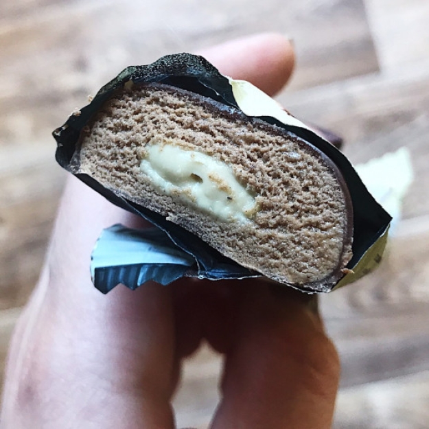 Bombbar Chikabar 60g tiramisu täidisega pilt Bombbar Chikabar 60g tiramisu täidisega foto