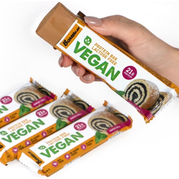 Bombbar Vegan bar 60 g - dāņu rullīšu kūka bilde Bombbar Vegan bar 60 g - dāņu rullīšu kūka fotogrāfija