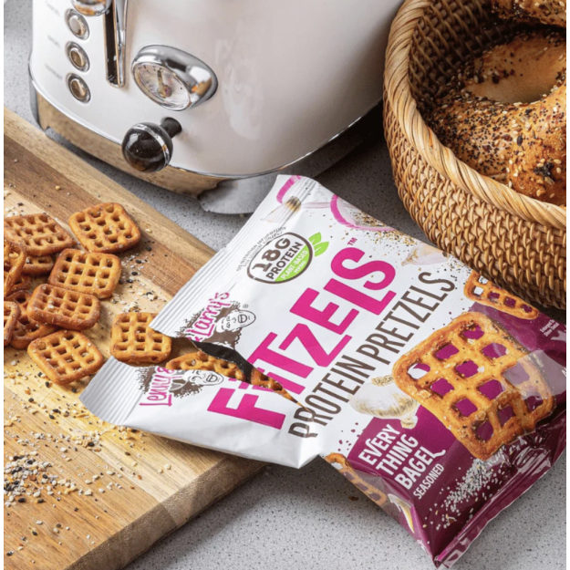 Lenny & Larry's Protein Pretzels 85 g - Everything Bagel Lenny & Larry's Protein Pretzels 85 g - Everything Bagel
