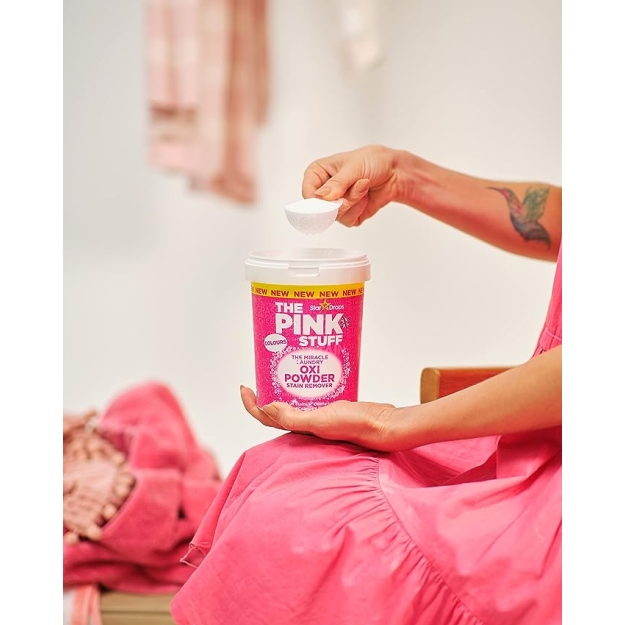 The Pink Stuff Traipu tīrīšanas līdzeklis krāsainai veļai 1 kg bilde The Pink Stuff Traipu tīrīšanas līdzeklis krāsainai veļai 1 kg fotogrāfija