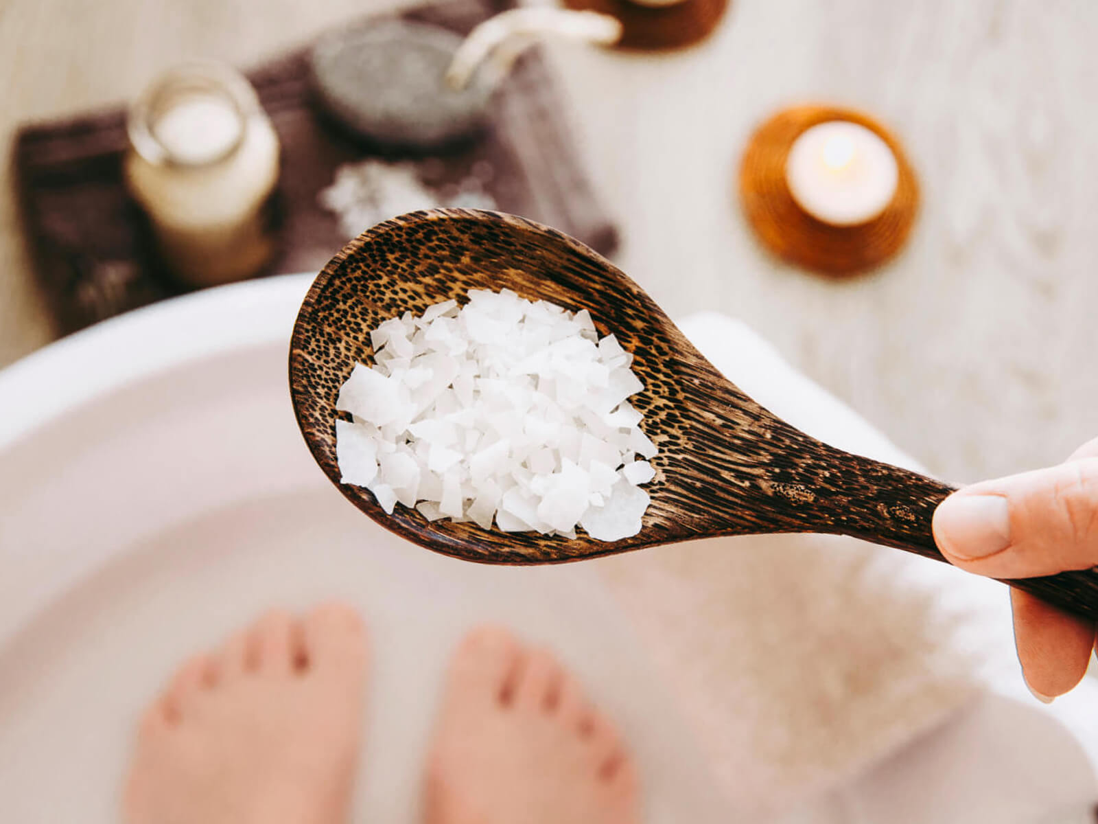 Magnesium flakes for baths foto